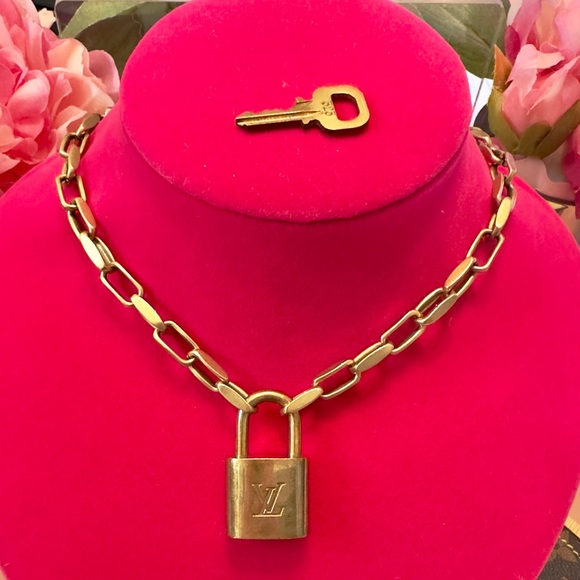 Louis Vuitton Jewelry - Louis Vuitton Lock & Key w Chain